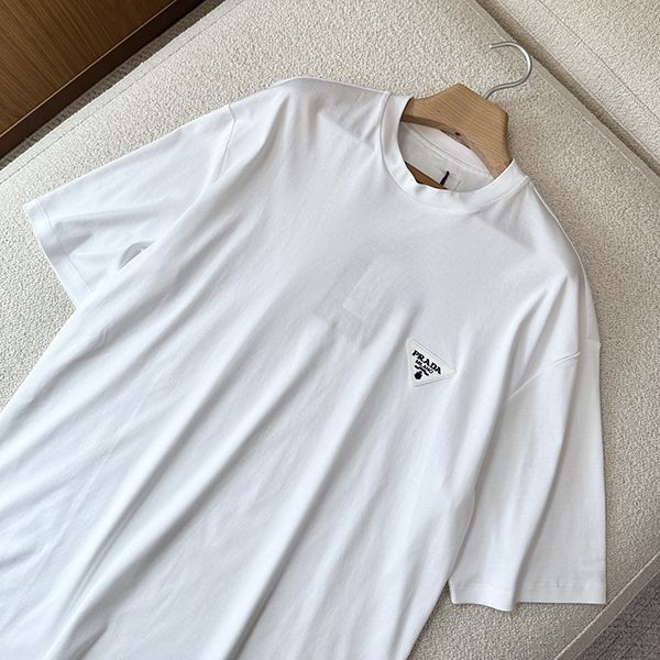 新色☆希少 プラダ ロゴ Tシャツ スーパーコピー ホワイト puj38172